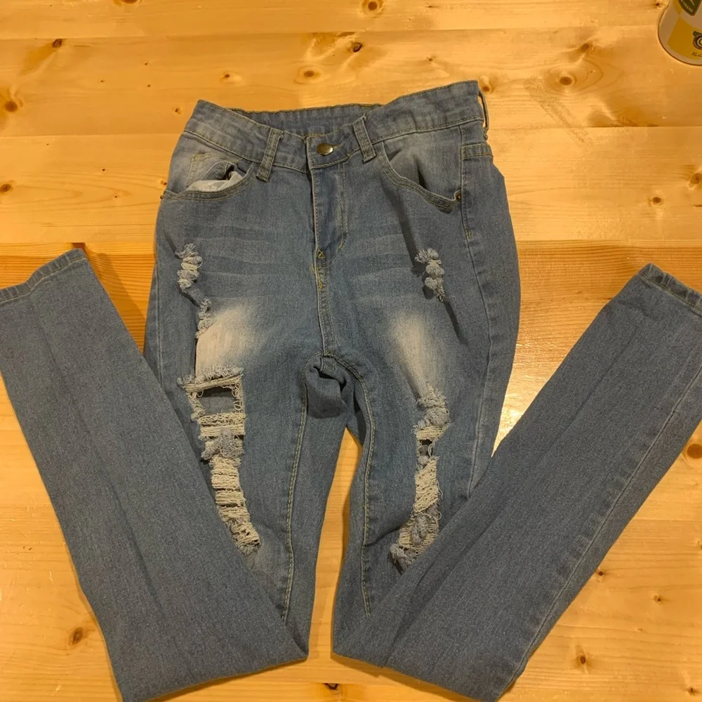 ripped skinny blue jeans - Picture 6 of 9